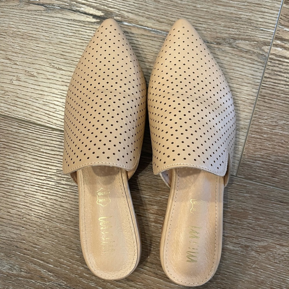 Tan mules. worn twice. Genuine leather.